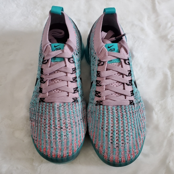 **SOLD***  Nike Vapormax Flyknit 3 - Picture 5 of 5
